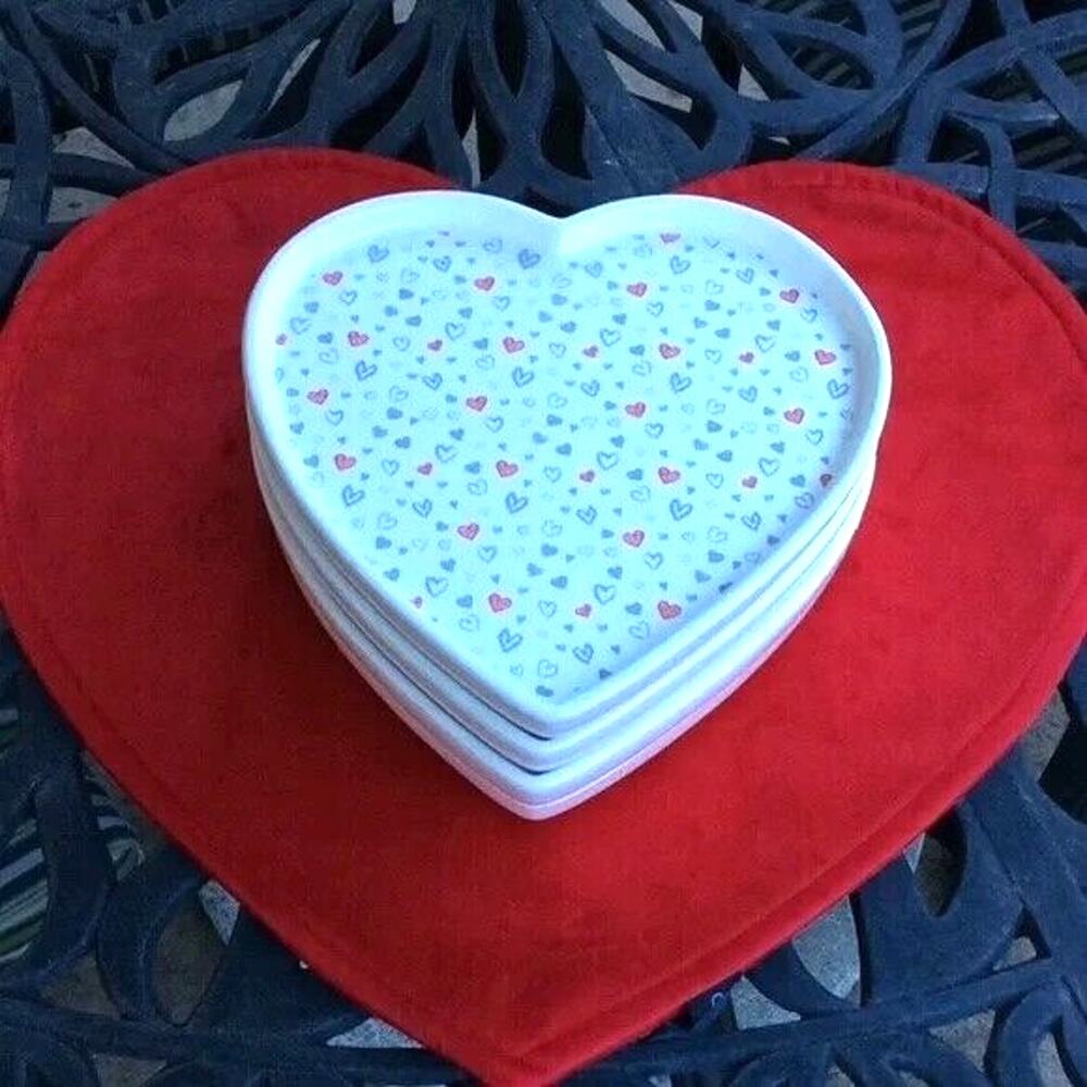 Heart Ceramic Dishes By Envogue Size- @7 1/2”x @7 1/4” NWOT
